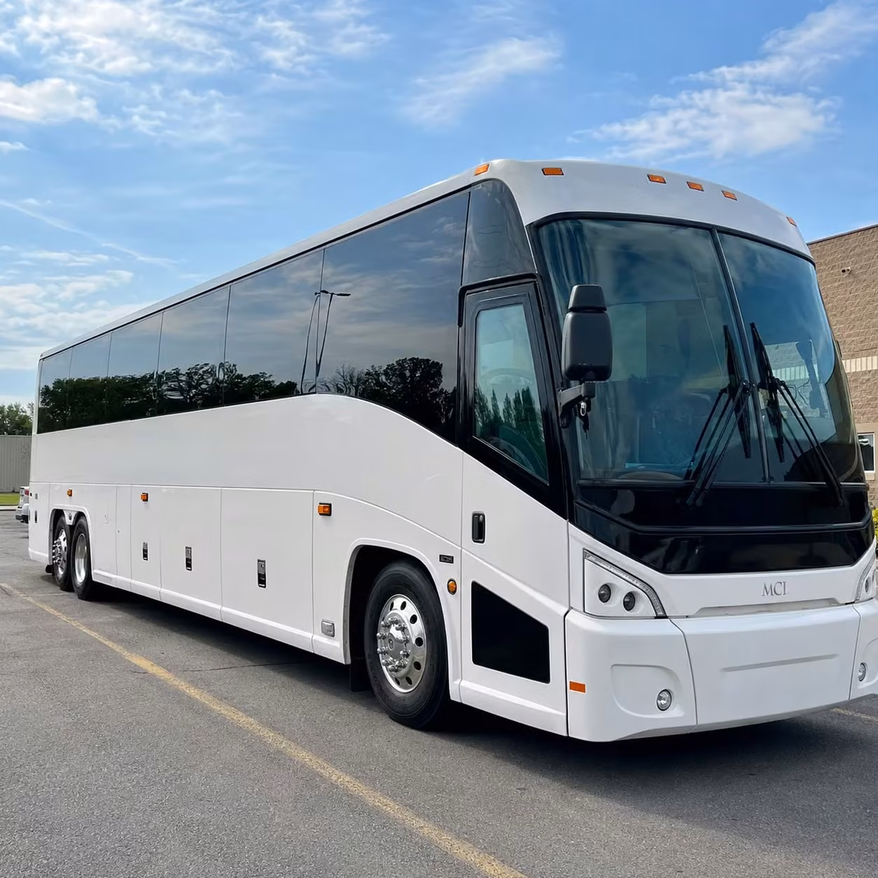 concert bus rentals to caesars superdome and smoothie king center in new orleans