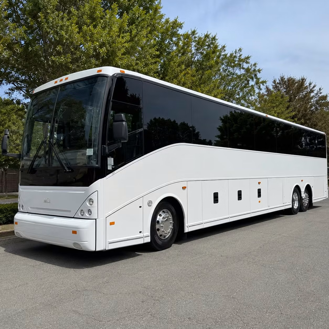 multi day charter bus rentals for new orleans festival groups and tour operators